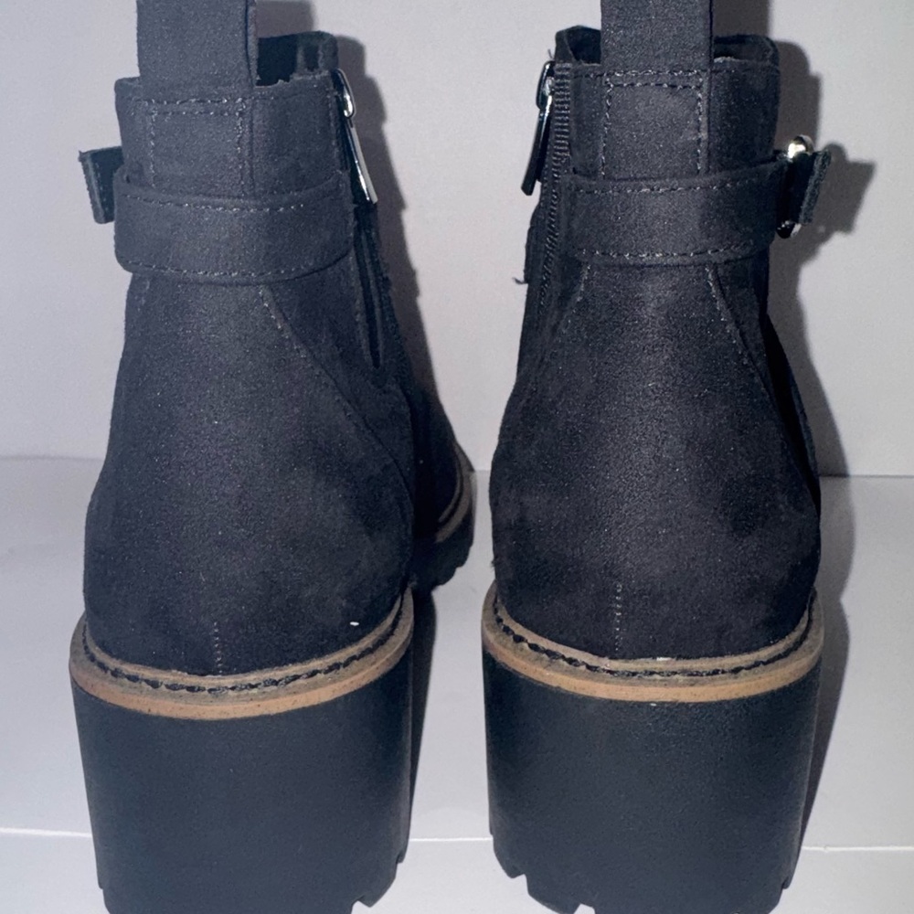 TORRID BUCKLE WEDGE BLACK ANKLE BOOTIE WOMEN'S 8.5 WW WORN ONCE - Picture 5 of 7